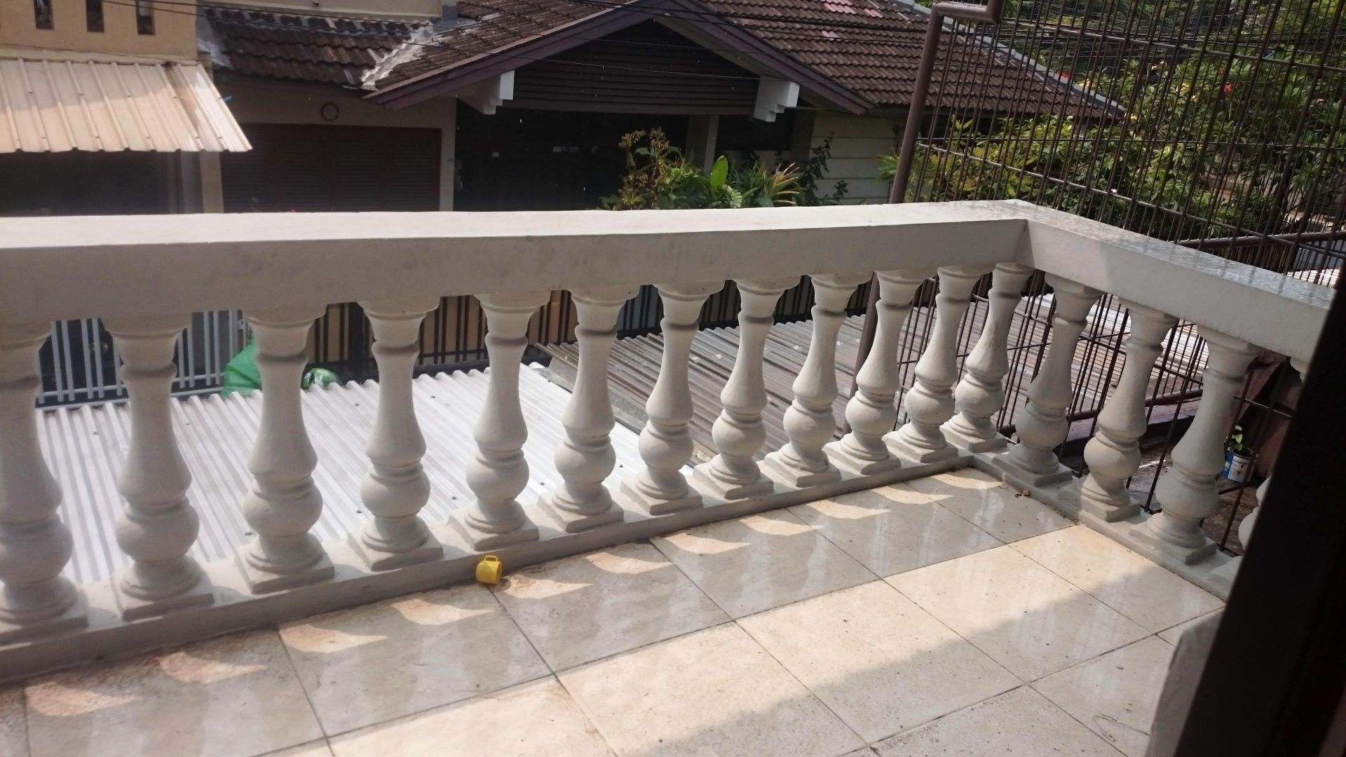 teras luar kamar
